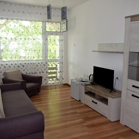 Ahilea Hotel - Free Pool Access Balchik Extérieur photo