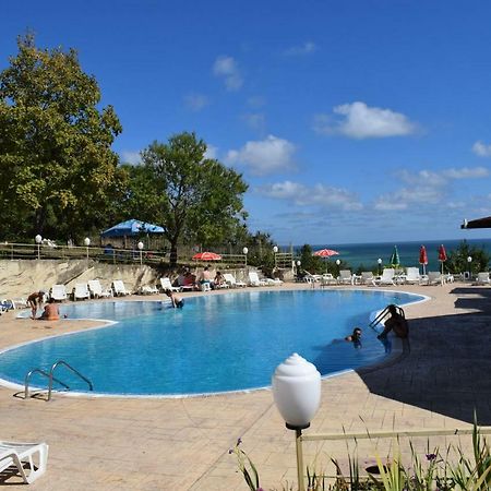 Ahilea Hotel - Free Pool Access Balchik Extérieur photo