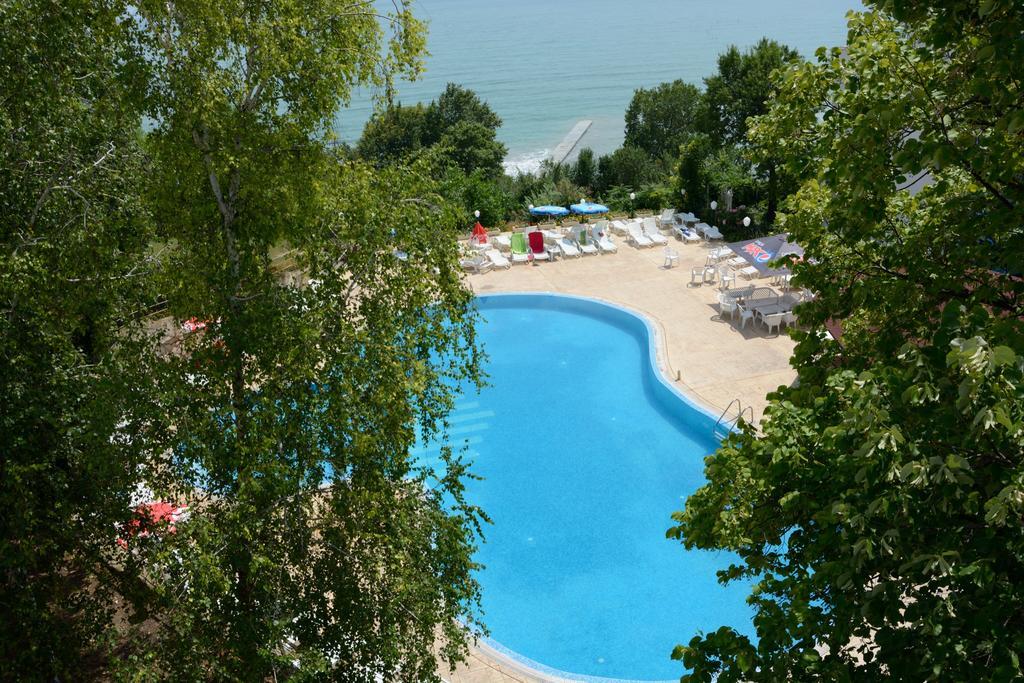 Ahilea Hotel - Free Pool Access Balchik Extérieur photo