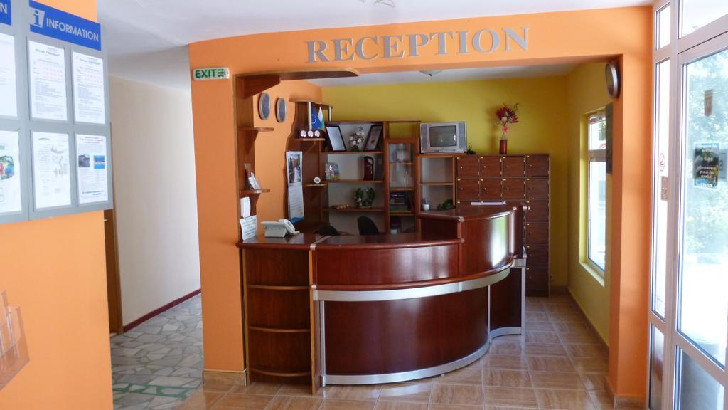 Ahilea Hotel - Free Pool Access Balchik Extérieur photo