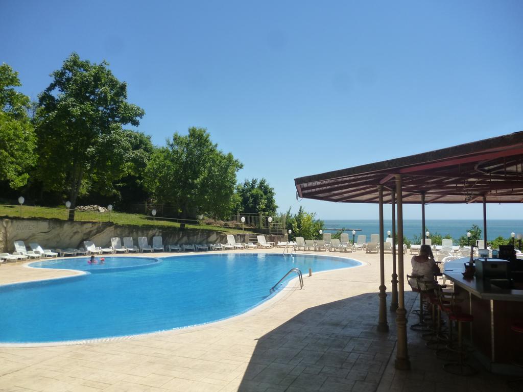 Ahilea Hotel - Free Pool Access Balchik Extérieur photo