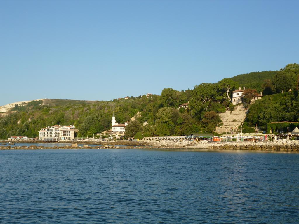 Ahilea Hotel - Free Pool Access Balchik Extérieur photo