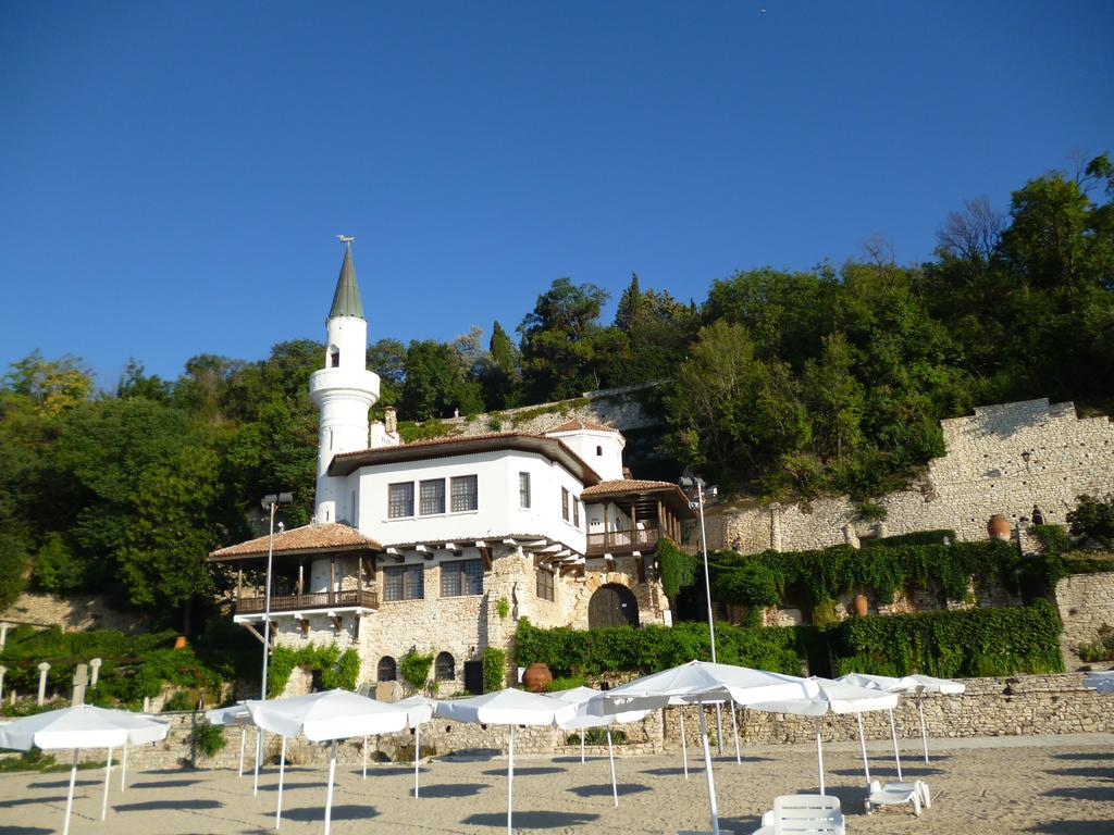 Ahilea Hotel - Free Pool Access Balchik Extérieur photo