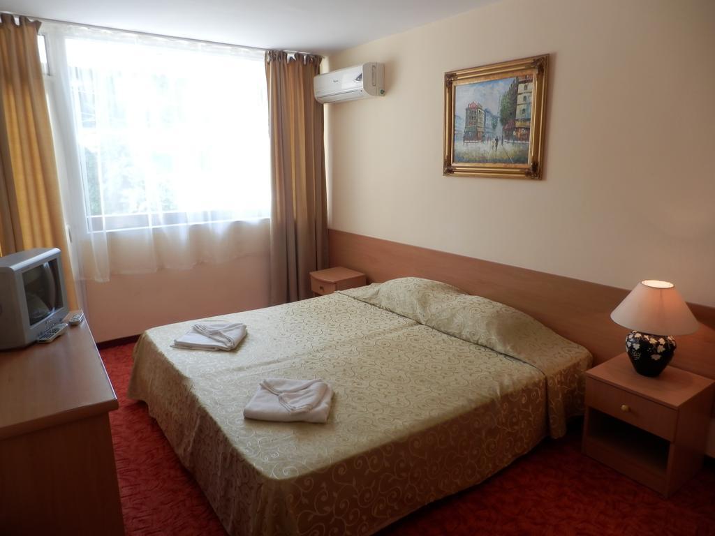 Ahilea Hotel - Free Pool Access Balchik Extérieur photo