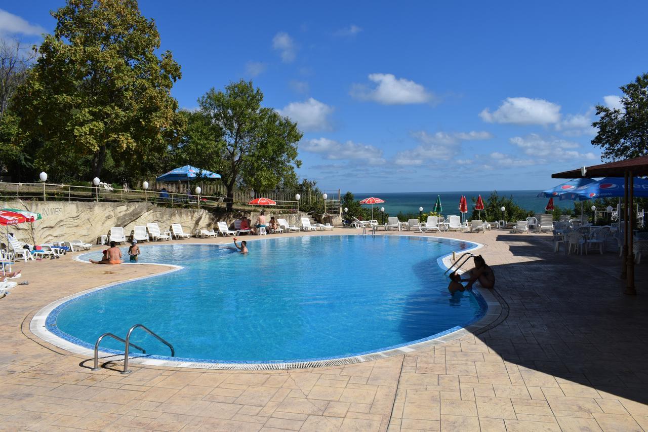 Ahilea Hotel - Free Pool Access Balchik Extérieur photo