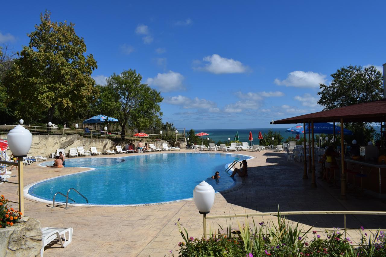 Ahilea Hotel - Free Pool Access Balchik Extérieur photo