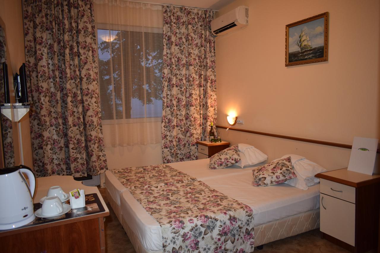 Ahilea Hotel - Free Pool Access Balchik Extérieur photo