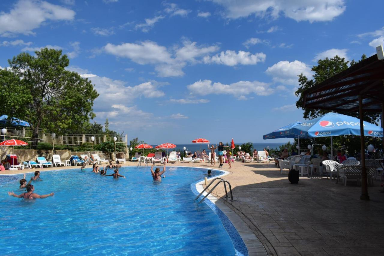 Ahilea Hotel - Free Pool Access Balchik Extérieur photo