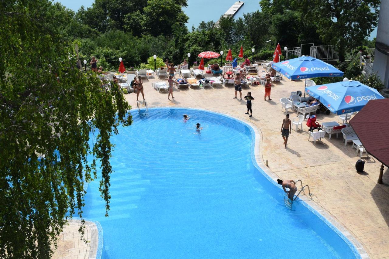Ahilea Hotel - Free Pool Access Balchik Extérieur photo