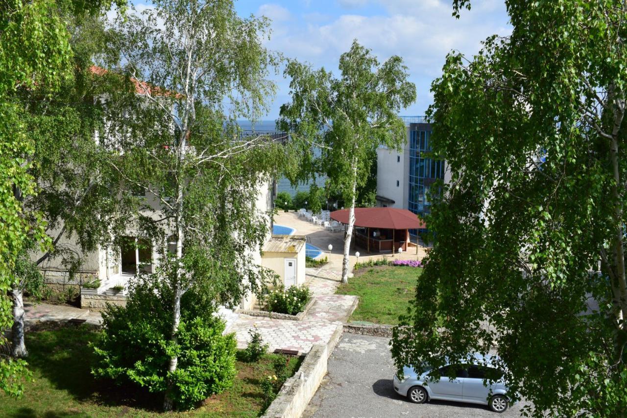 Ahilea Hotel - Free Pool Access Balchik Extérieur photo