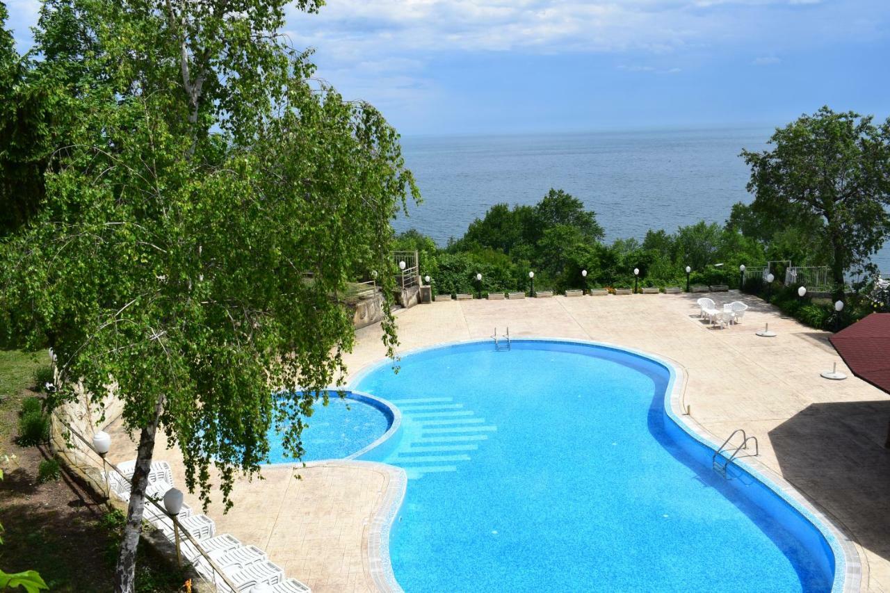 Ahilea Hotel - Free Pool Access Balchik Extérieur photo