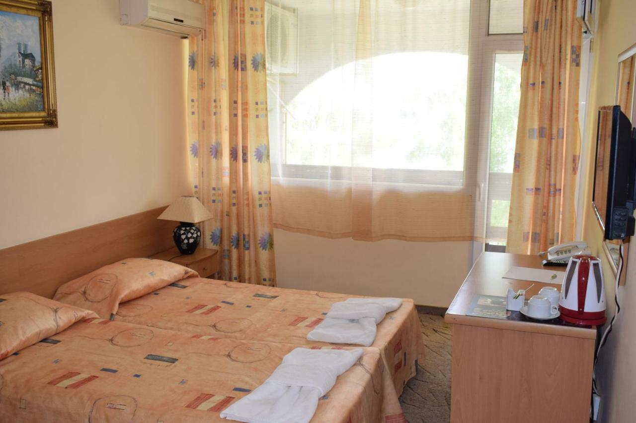 Ahilea Hotel - Free Pool Access Balchik Extérieur photo