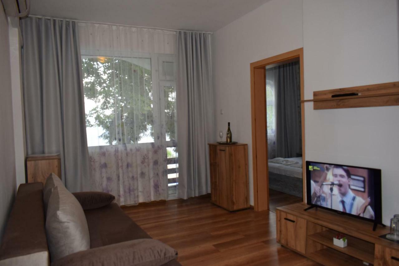 Ahilea Hotel - Free Pool Access Balchik Extérieur photo