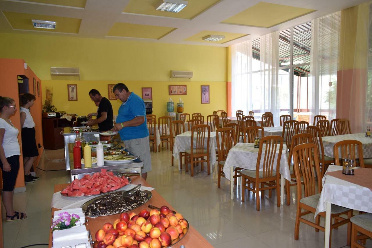 Ahilea Hotel - Free Pool Access Balchik Extérieur photo